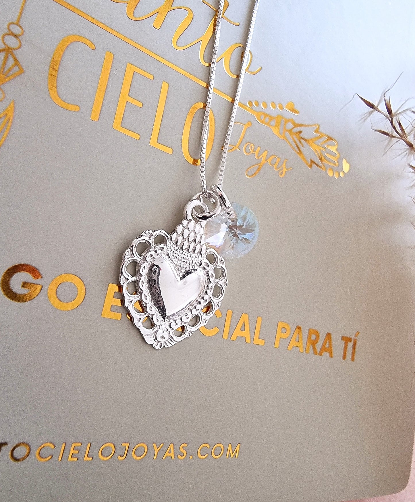 Collar Corazon Detente Reina