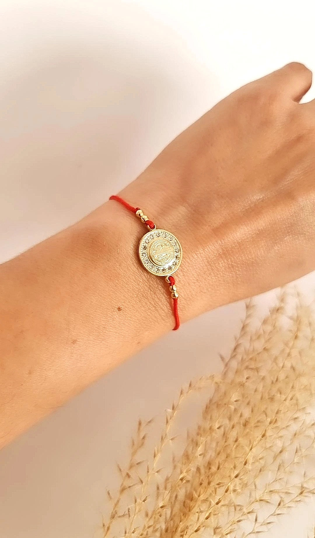 Pulsera hilo rojo San Benito circón