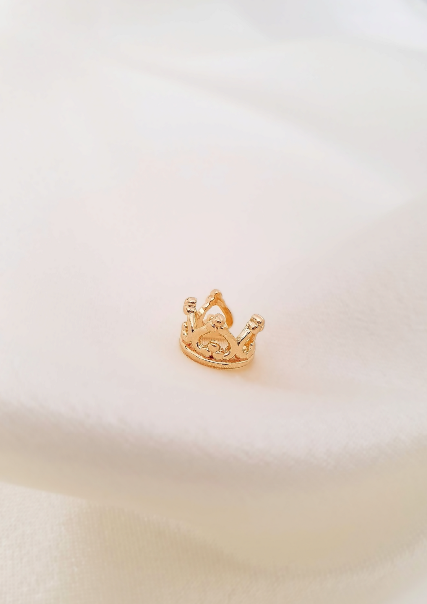 Earcuff Corona bañado en oro ( 1 Unidad)