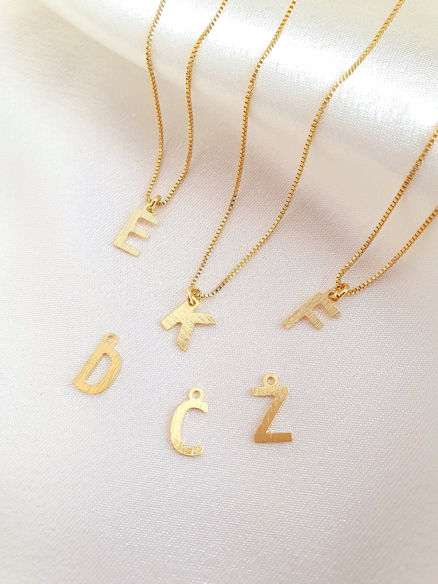 Collar Inicial Light