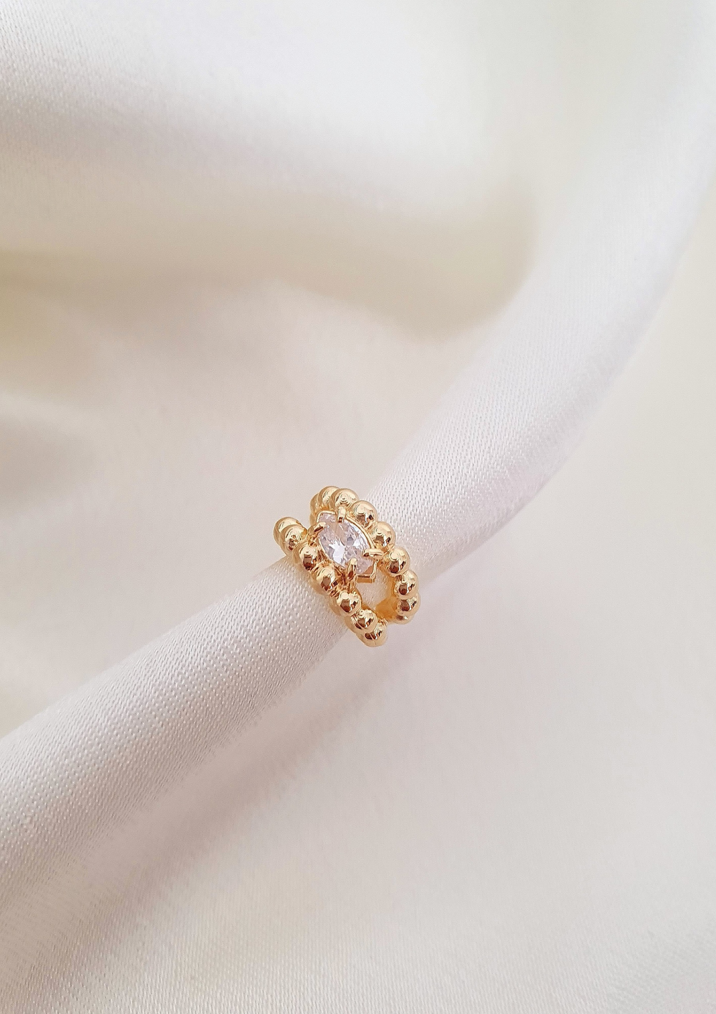 Earcuff Luz bañado en oro ( 1 Unidad)