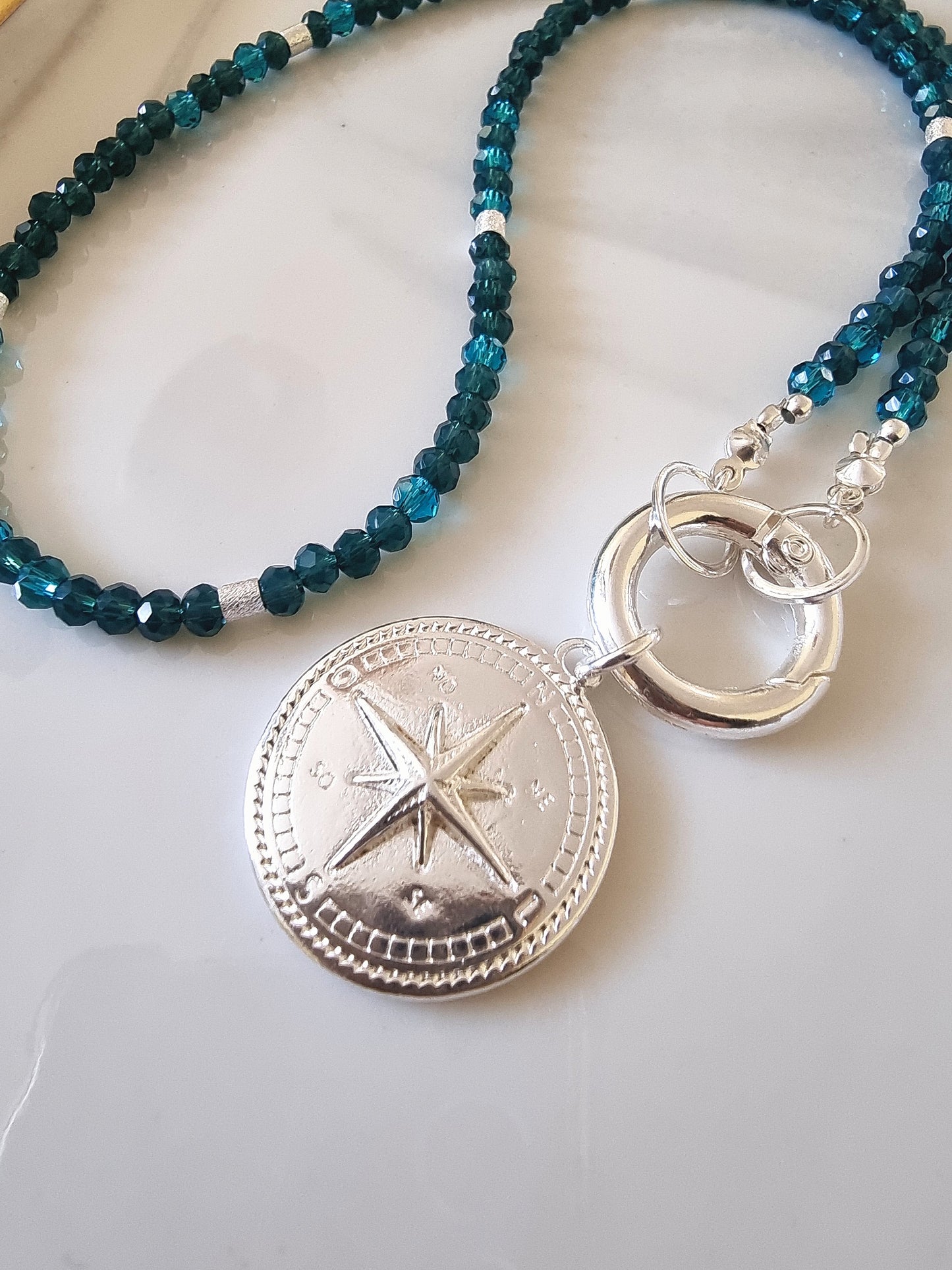 Collar Brújula Celestial