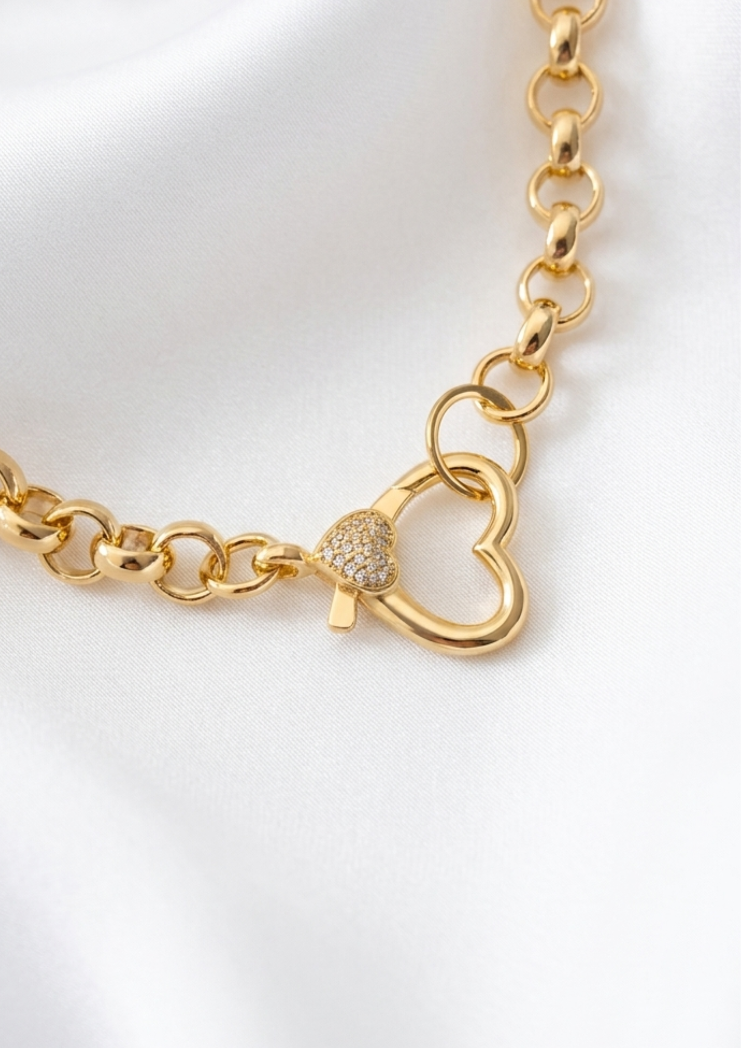 Collar chocker Maru corazón gold