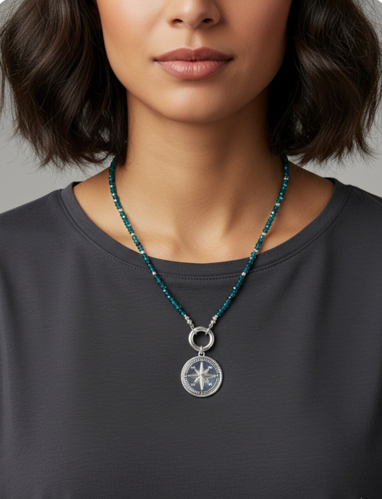 Collar Brújula Celestial