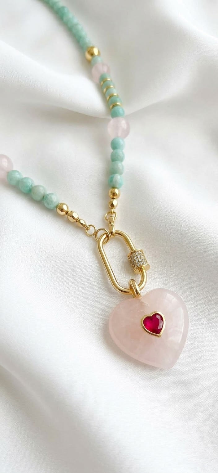 Collar Amuleto Serenidad Rosa / Baño de Oro 24K & Cuarzo Rosa